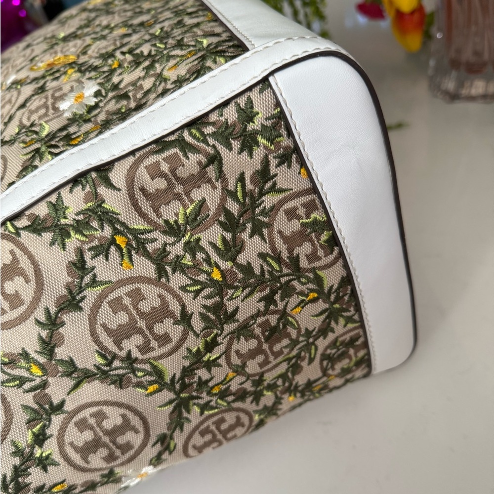 Tory Burch T Monogram Jacquard Embroidered Tote ~ EUC w/Dust Bag Included - Picture 6 of 14